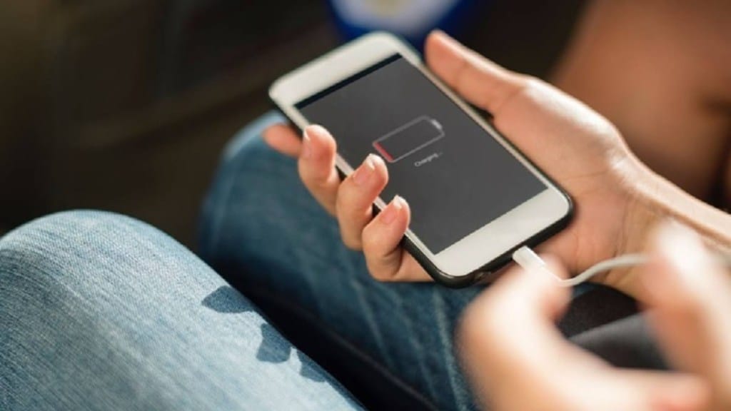 Mobile phone explodes while charging in Nashik, shatters windows and glasses