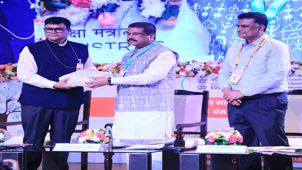 The summit, organised as part of the Bharatiya Bhasha Utsav, encompasses three pivotal thematic sessions.