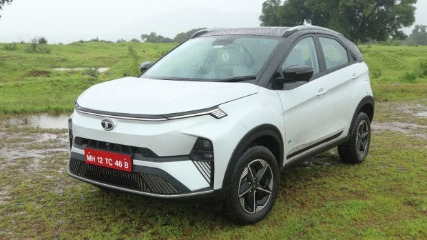 Tata NExon EV front quarter