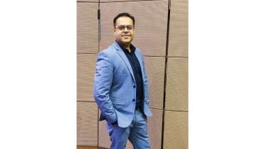 Generative Al algorithms can analyze historic data, market trends