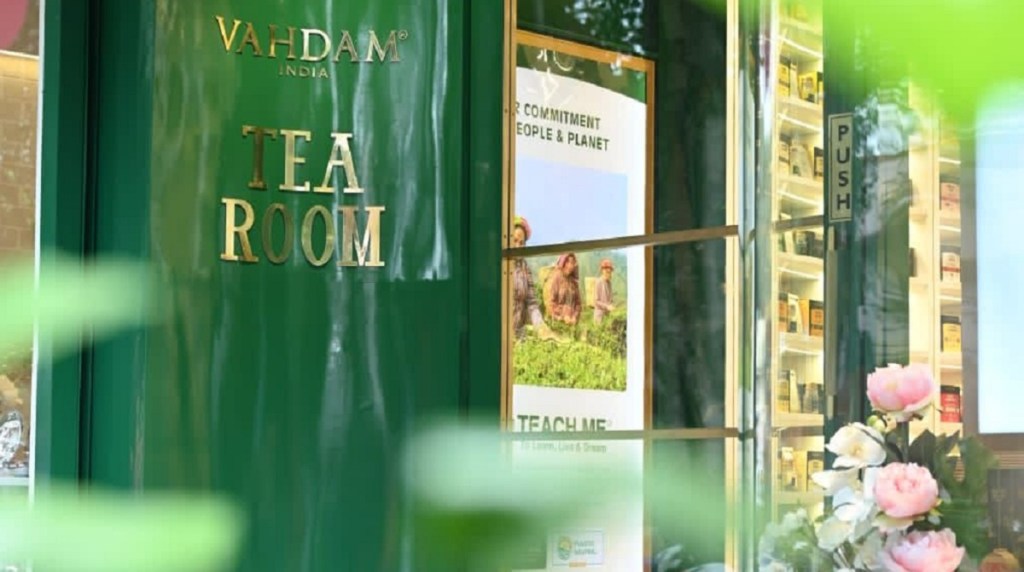 Vahdam India, tea brand, experience store, expansion, omnichannel strategy, exclusive brand outlet, supply chain, manufacturing, sourcing