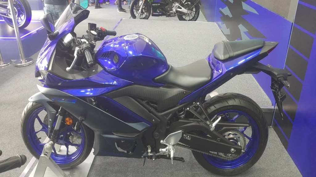 Yamaha R3 feature