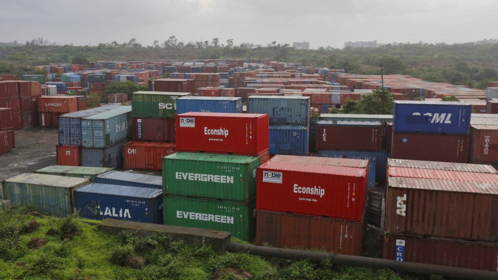 trade deficit, CAD, service surplus, imports, commodity prices, commodities, exports, crude oil price, GDP growth, geopolitical tensions, World Bank