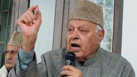 ‘Govt wants to finish local growers to appease US’: Farooq Abdullah on relaxed customs duty on US apples ‘Govt wants to finish local growers to appease US’: Farooq Abdullah on relaxed customs duty on US apples