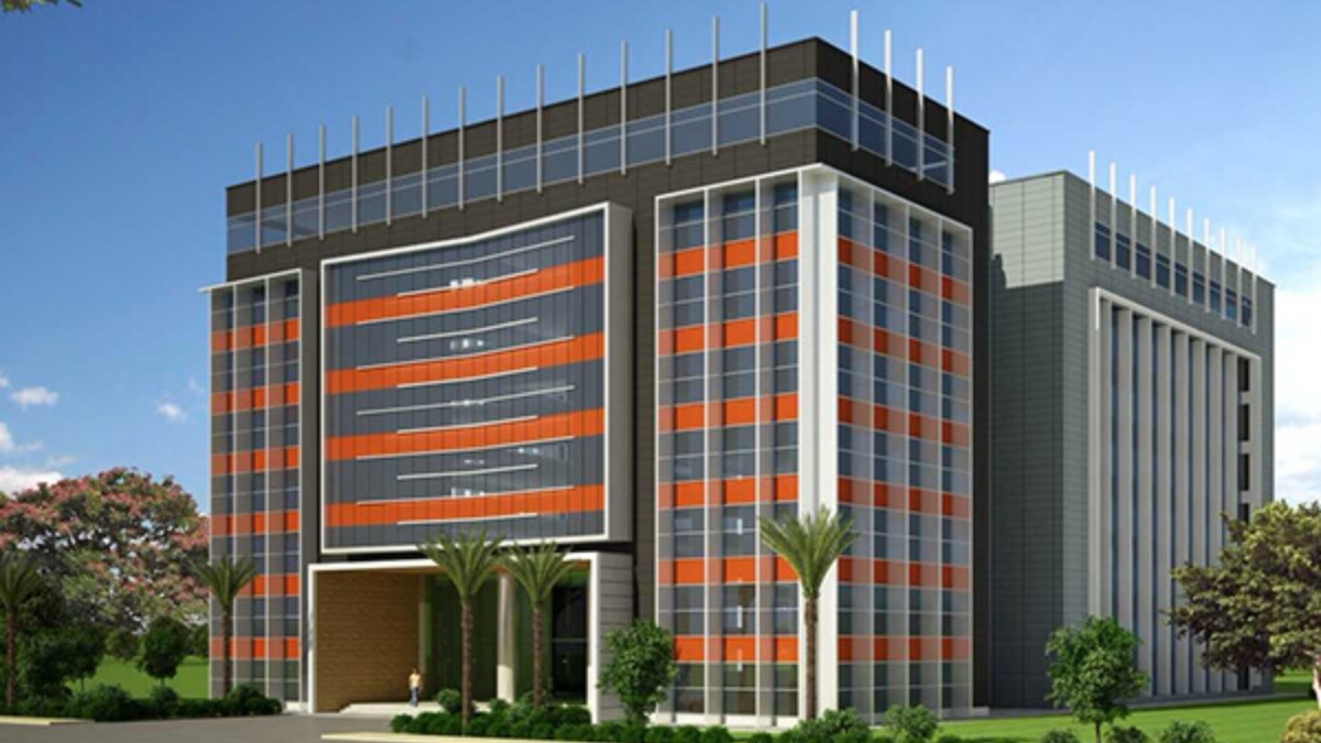 The university frequently hosts co-curricular activities, technological events and competitions.