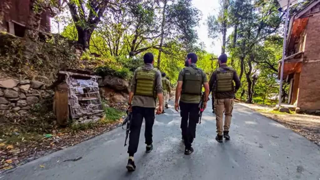 Jammu and Kashmir: Eight labourers injured in Anantnag explosion, no terror link found