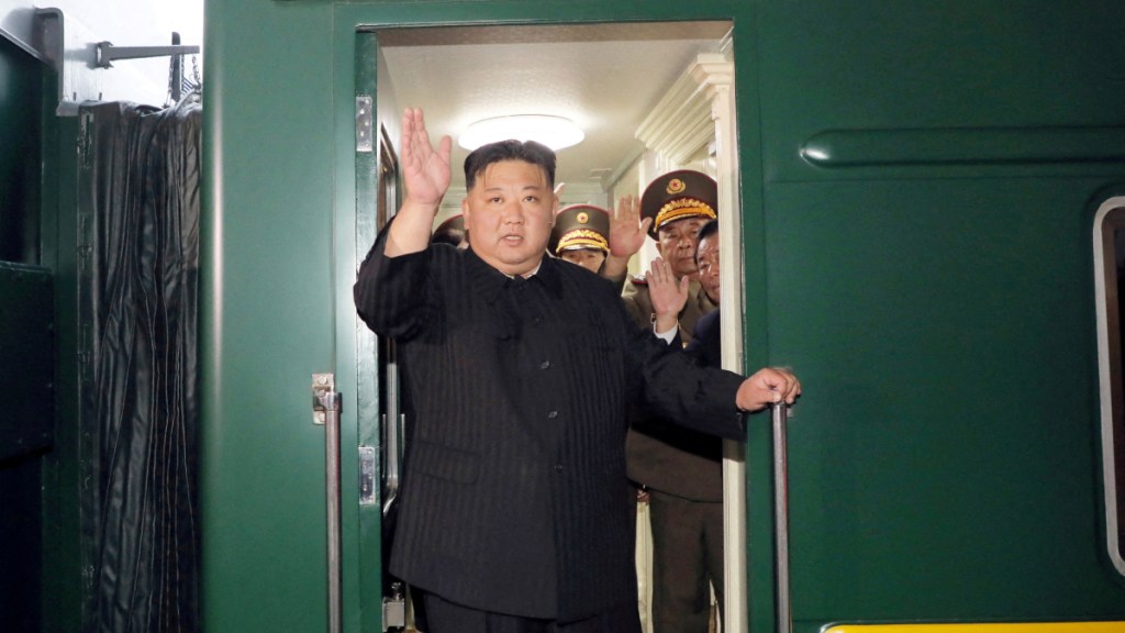 Kim Jong Un, Kim Jong Un's Russia trip, Kim Jong un ends Russia trip, North Korea, South Korea, Russia, Vladimir Putin, Kim Jong Un and Vladimir Putin, Russia-North Korea meet, Kim Jong Un leaves Russia, Kim Jong Un train, What is inside Kim Jong Un's train