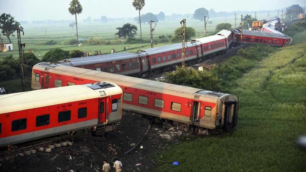bihar train, bihar train accident, bihar train accident today, bihar train news, bihar train derailment, bihar train accident 2023, bihar train hadsa, bihar train hadsa today, bihar train accident today news, north east express, Bihar Train Accident, Train Accident, buxar train accident, indian railways, bihar train accident news, train accident today, Delhi-Howrah, Train derails in Bihar, Bihar News, Train Routes, ECR, NDRF, SDRF, Helpline numbers, bihar train accident 2023