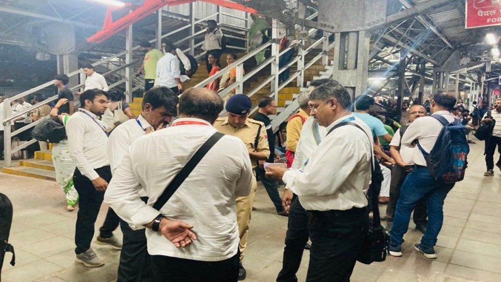 Mumbai Division, central railway, indian railways, Mumbai Division ticket checking, Mumbai Division intensive ticket checking, ticketless passengers,