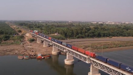 New Gothangam-Makarpura stations, New Gothangam-Makarpura stations freight train, dfc corridor, dfc network, western dedicated freight corridor, expressway for cargo trains, Gothangam-Makarpura DFC section, cost of Gothangam-Makarpura DFC section, significance of Gothangam-Makarpura DFC section,