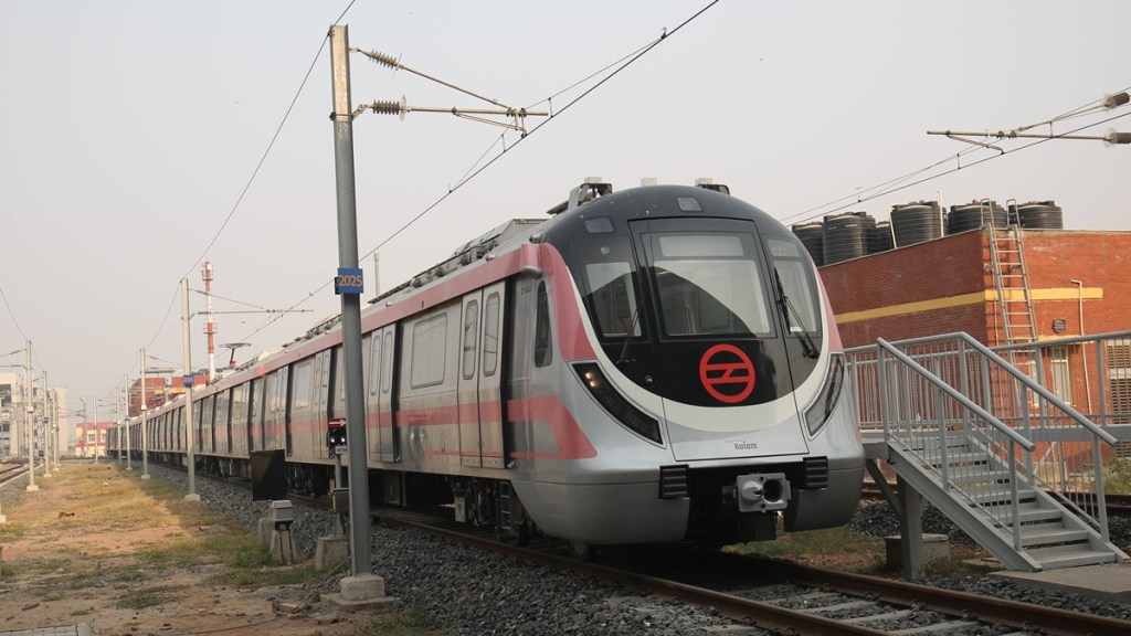 Delhi Metro, Delhi Metro commuters, Delhi Metro ticket, Delhi Metro online ticket system, Delhi Metro instant ticket system, Delhi Metro whatsapp ticket system, Delhi Metro whatsapp ticketing system, how to book delhi metro tickets through whatsapp, whatsapp ticket for delhi metro,