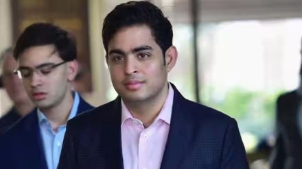 Akash Ambani pti