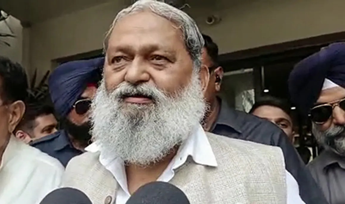Haryana minister Anil Vij asks DGP to suspend 372 cops over pending FIRs Haryana minister Anil Vij asks DGP to suspend 372 cops over pending FIRs