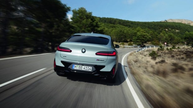 BMW X4 M40i rear