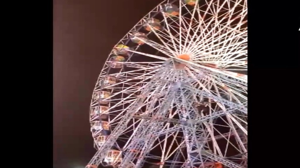 Watch: Video reveals ordeal as ferris wheel stops midway at Delhi's Ramlila Maidan; 20 rescued