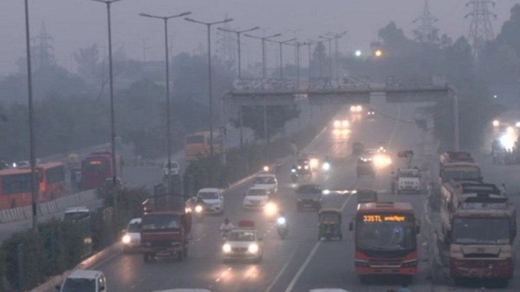Delhi air quality plummets to 'poor' category again, AQI at 256