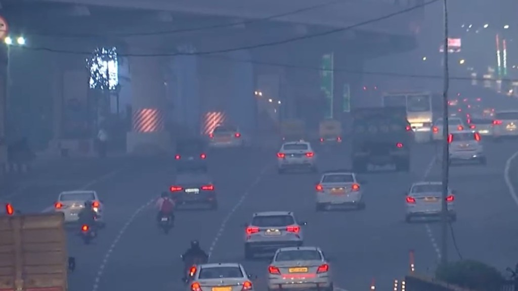 Delhi air quality remains 'very poor' despite 15-point winter action plan in place