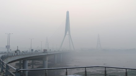 Delhi's air quality remains 'very poor' for third consecutive day, AQI at 347 Delhi's air quality remains 'very poor' for third consecutive day, AQI at 347