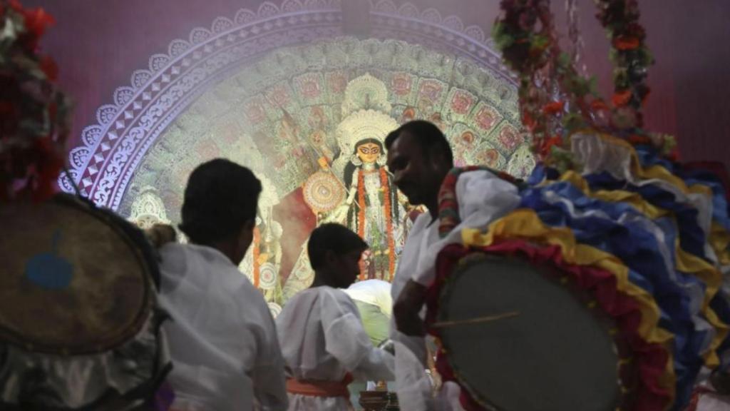 Durga Puja,Chittaranjan park,Delhi Durga Puja,Durga Puja Pandal,Parliament building, Durga pandals in Delhi, Navratri, Durga puja, dusshera in Delhi, New Delhi news, Best durga pandals in Delhi, Cr Park, Minto road, KALI BARI MANDIR