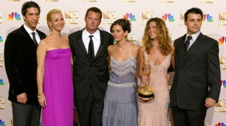 Matthew perry, matthew, perry, matthew perry death, matthew perry demise, Jennifer Aniston, Courteney Cox, Lisa Kudrow, Matt LeBlanc, David Schwimmer, friends, FRIENDS, Friends