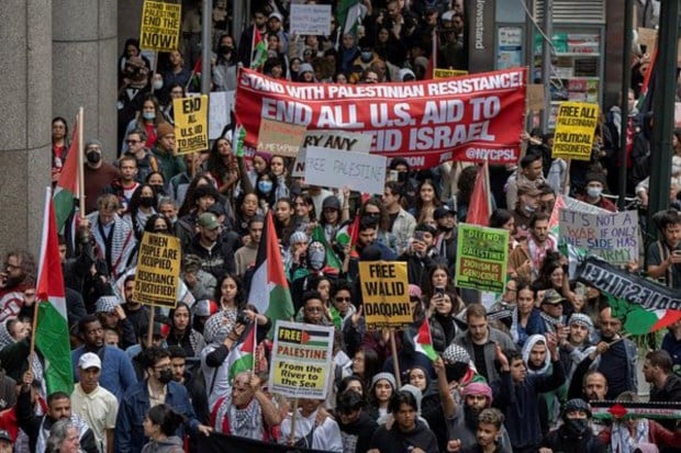 Pro-Palestinian demonstrators protest in Manhattan on October 8. (Image: Reuters)