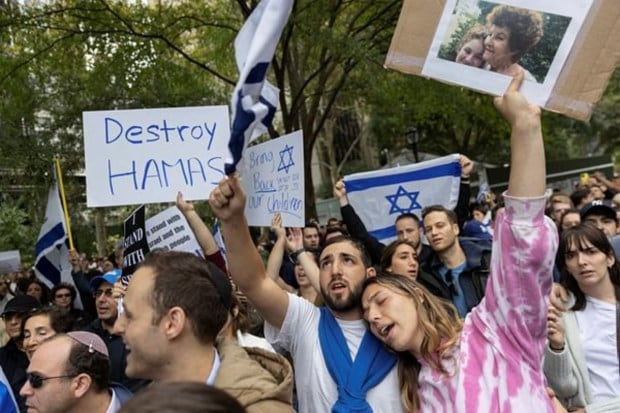 Pro-Israel demonstrators protest in Manhattan in New York City on October 8. (Image: Reuters)