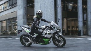 Kawasaki Ninja 7 HEV