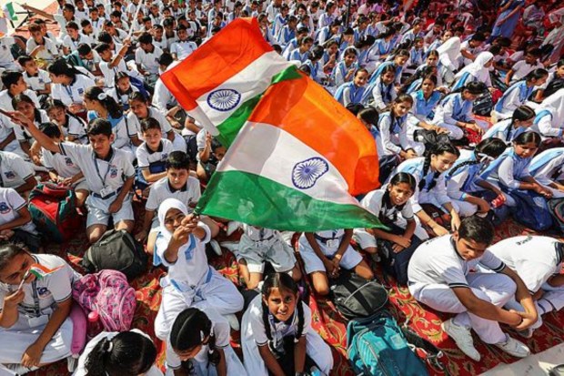 School children pay homage to Mahatma Gandhi at Mubarak Mandi in Jammu. (PTI)