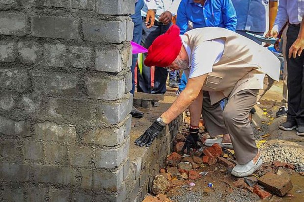 Union Minister for Petroleum & Natural Gas and Housing & Urban Affairs Hardeep Singh Puri participates in a special cleanliness in New Delhi on Sunday. (PTI)