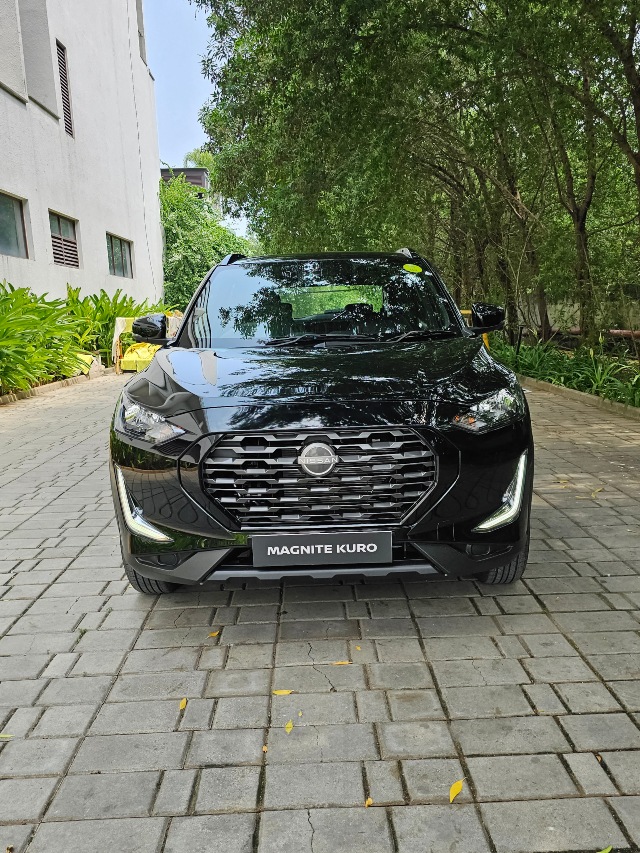 Nissan Magnite Kuro poster