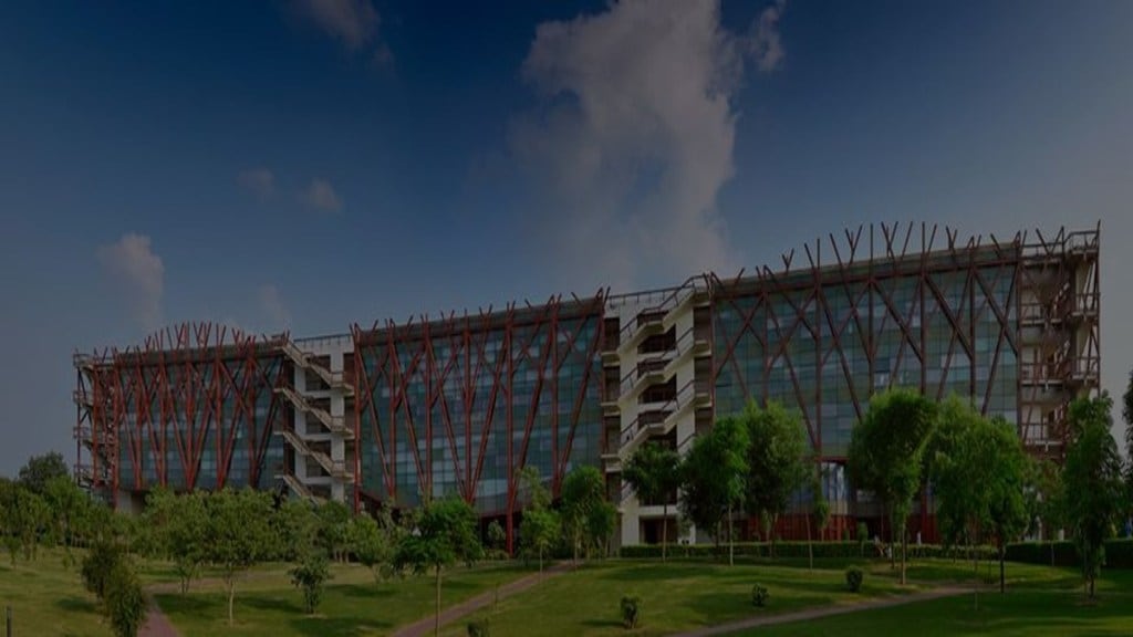 The collaboration will include practical assessments conducted on the StockGro platform.
