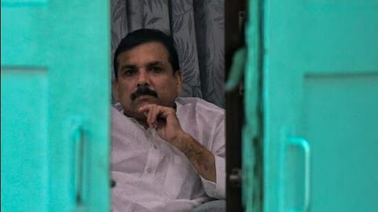 'Tareekh pe tareekh...', says AAP, stages protest demanding Sanjay Singh's release 'Tareekh pe tareekh...', says AAP, stages protest demanding Sanjay Singh's release