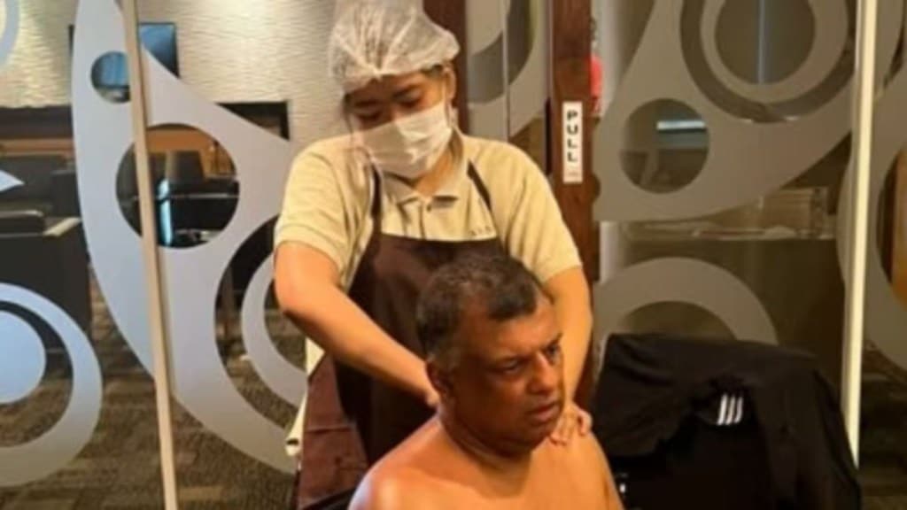 Tony fernandes, airasia, Capital A, business, CEO, social media, linkedin, work culture