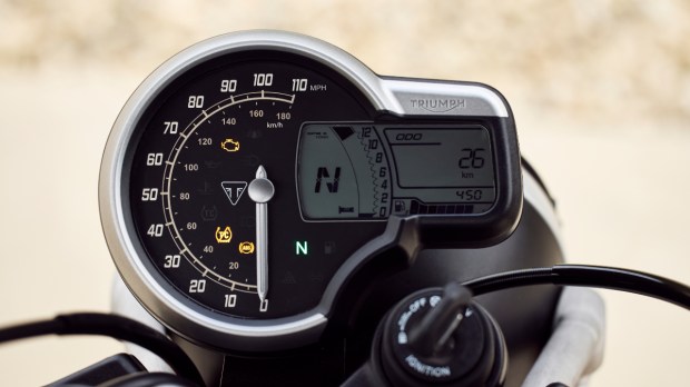 Triumph Scrambler 400X intrument console