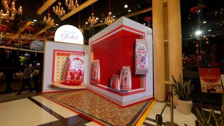 Durga Pujo, orchestrates a seamless fusion of culture, traditions, artistry, and devotion, with handlooms as a vital part Durga Pujo, orchestrates a seamless fusion of culture, traditions, artistry, and devotion, with handlooms as a vital part