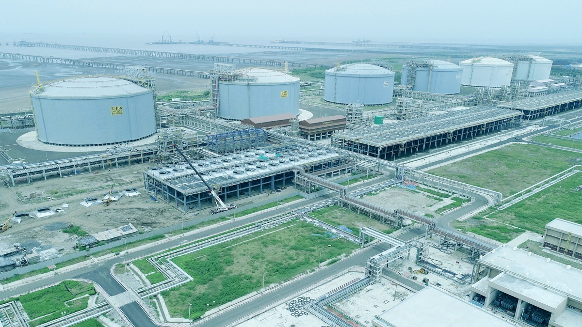 Petronet LNG, LNG contract, deal, expansion, buyer