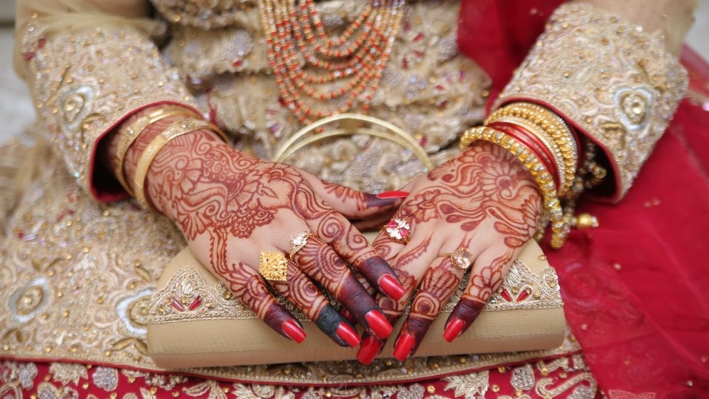 Karwa Chauth, Karwa Chauth sales, Karwa Chauth festive sale, CAIT, total karwa chauth industry sale, market, indian festival season, Karwa Chauth delhi sales