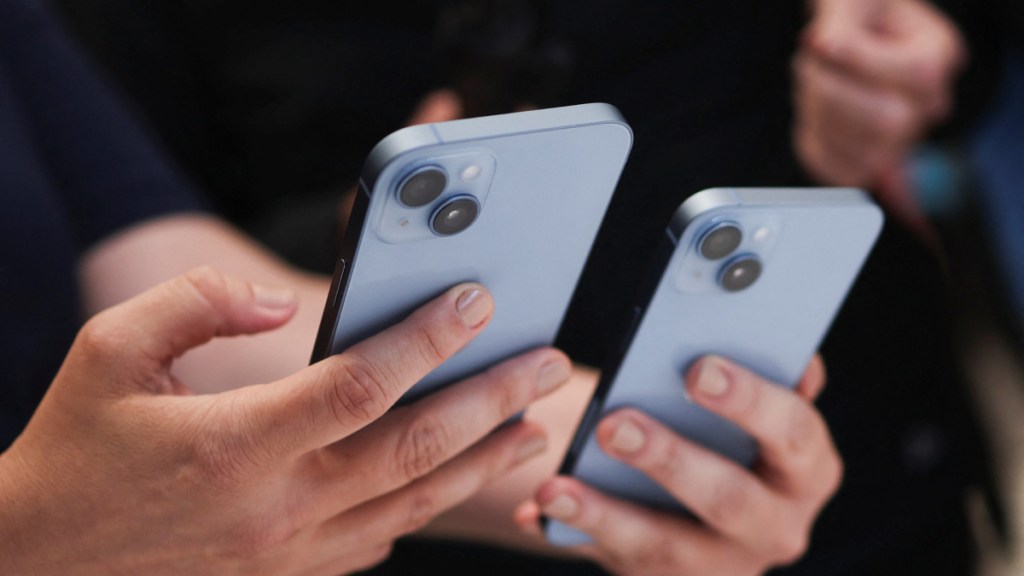 Tata Group, iphone, industry news, apple. Wistron, SMS InfoComm