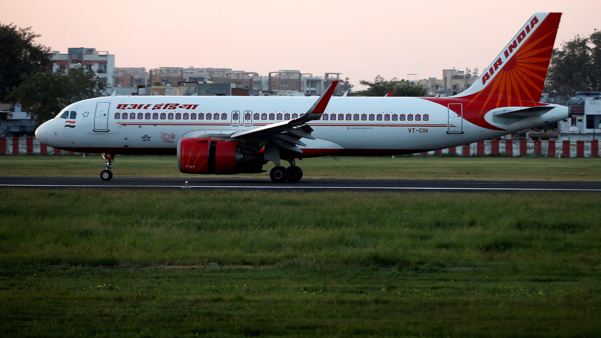 Air India, Air India news, Man abuses air india crew, Delhi's IGI Airport Police station, Delhi airport, Delhi IGI