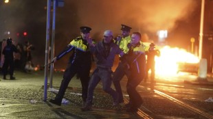 dublin crash, dublin accident, Violent clashes break out in Dublin, ireland crash,