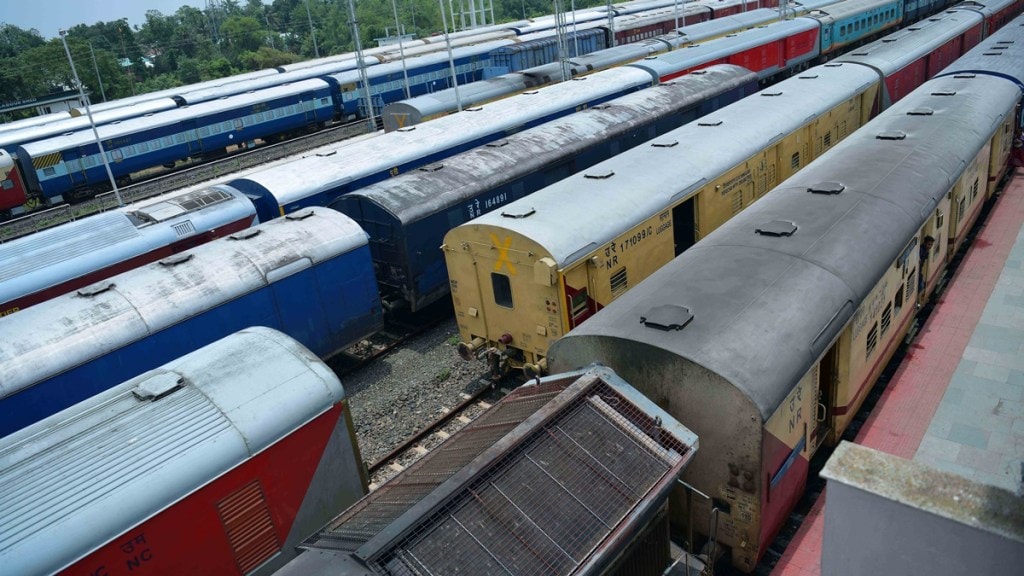 Central Railway, Central Railway non-fare revenue, Central Railway non fare revenue, Central Railway revenue through advertisements, indian railways,