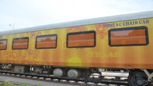 Tejas Express, Tejas Express train, indian railways, diwali 2023 trains, indian railways tejas express train, lucknow-new delhi Tejas Express, Lucknow-New Delhi-Lucknow IRCTC Tejas Express, stoppages of Lucknow-New Delhi-Lucknow IRCTC Tejas Express, fare of Lucknow-New Delhi-Lucknow IRCTC Tejas Express, booking of Lucknow-New Delhi-Lucknow IRCTC Tejas Express, launch of Lucknow-New Delhi-Lucknow IRCTC Tejas Express,