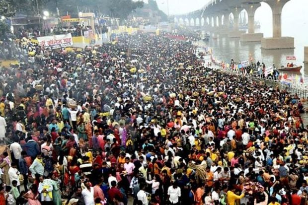 Patna: Devotees gather at the bank of River Ganga to perform rituals of 'Chhath Puja' festival, in Patna, Monday, Nov. 20, 2023. (PTI Photo)