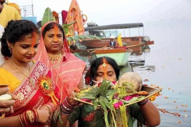 Bhopal: Devotees perform rituals of 'Chhath Puja' festival at the bank of Upper Lake, in Bhopal, Monday, Nov. 20, 2023. (PTI Photo)