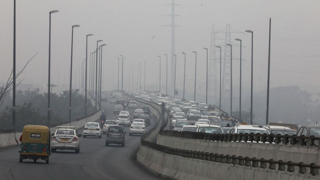 Delhi pollution latest news, delhi pollution, delhi poluuted city, aqi, delhi aqi, air quality index, delhi air quality index, artificial rain, cloud seeding, iit kanpur, experts, delhi artificial rain