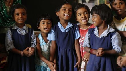 While the report identifies minimal gender disparities in enrollment, it underscores significant variations across age groups.