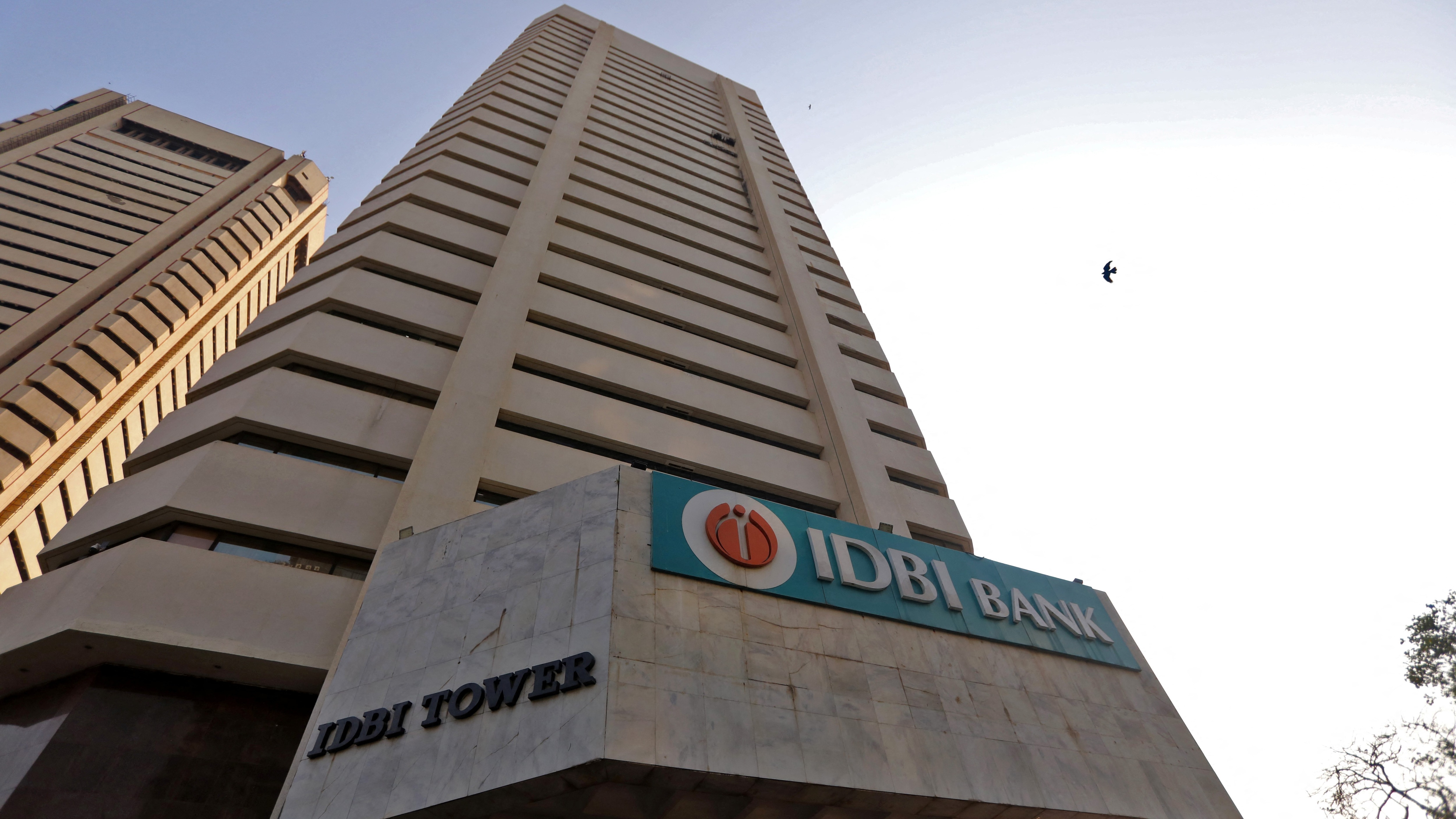 IDBI Bank, disinvestment, LIC, top news, top business news, latest news, latest business news, News on IDBI,