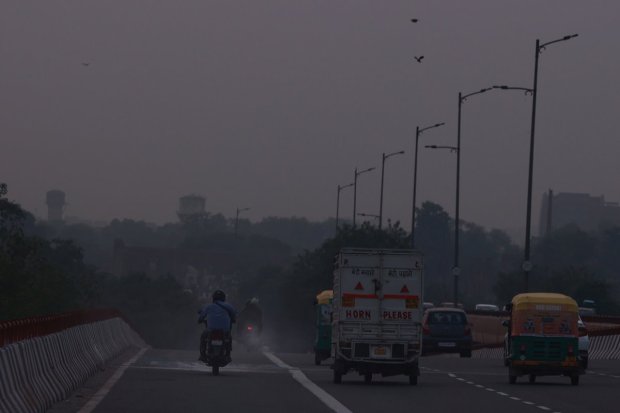 Several city locales, including Punjabi Bagh (416), Bawana (401), Mundka (420), and Anand Vihar (413), reported 'severe' air quality. (Express Photo)