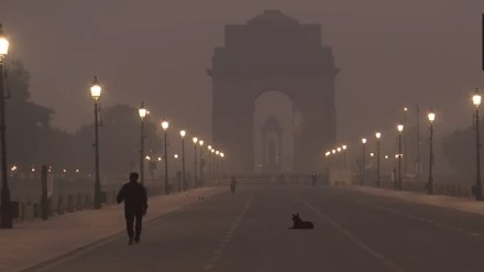 Haze shrouds Delhi as air quality stays 'very poor' for fifth consecutive day, AQI at 343
