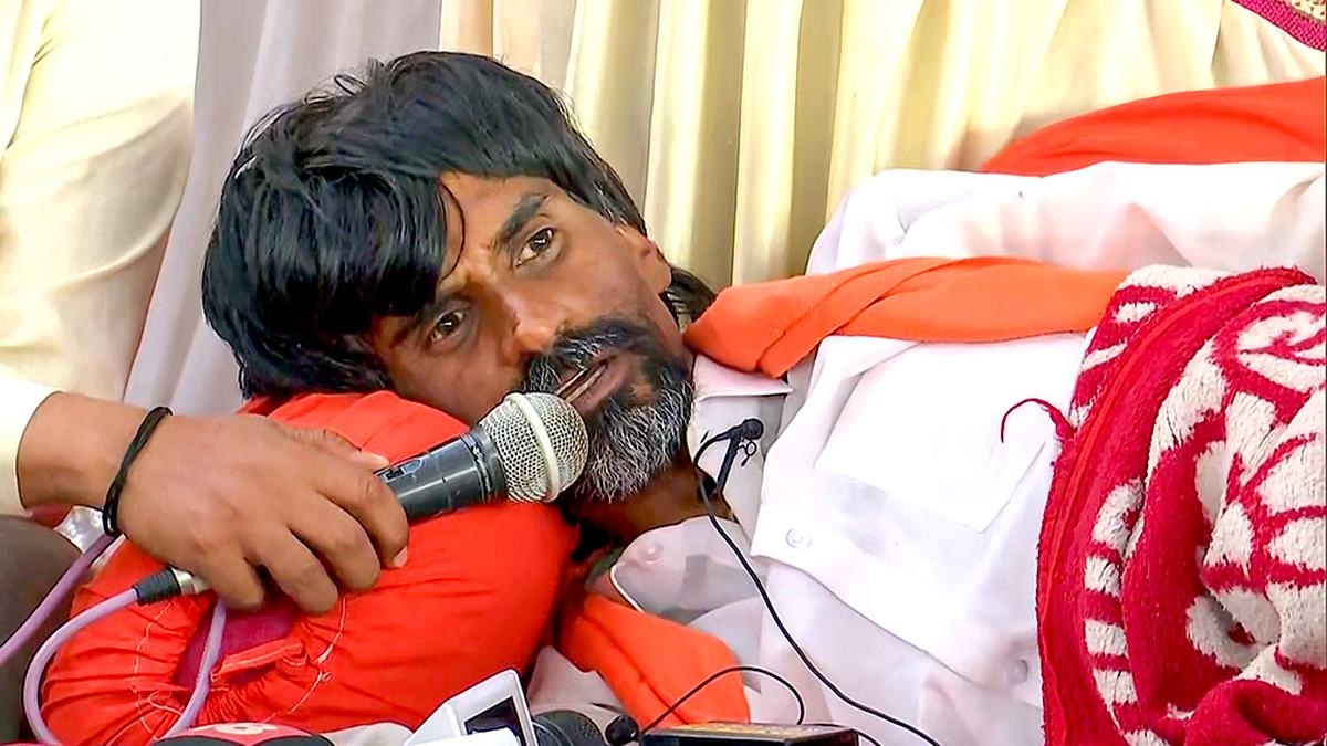 Maratha quota: Jarange Patil ends hunger strike with fresh ultimatum, agitators call off stir Maratha quota: Jarange Patil ends hunger strike with fresh ultimatum, agitators call off stir